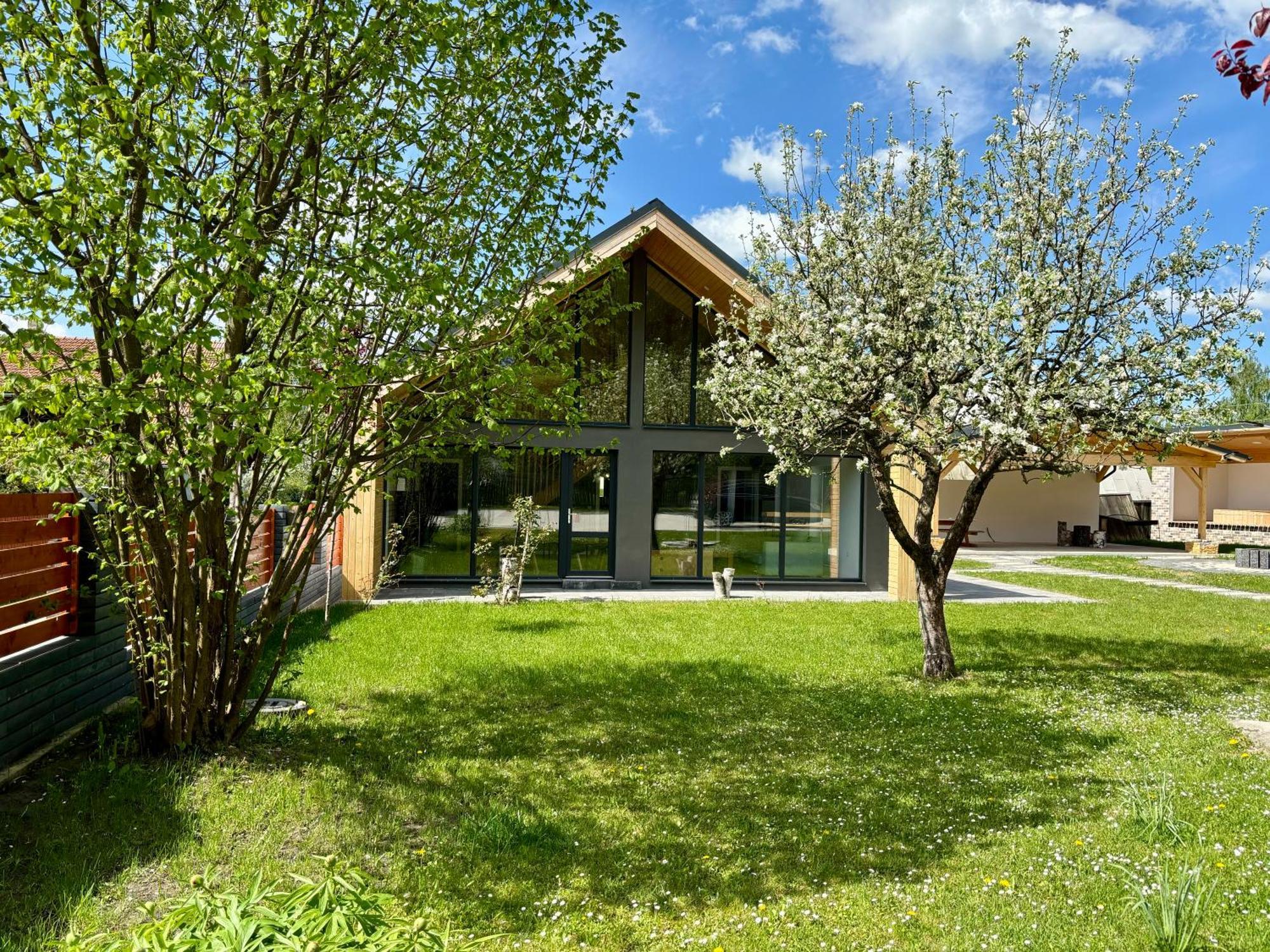 Casa Tinca 2 Villa Izvoru Muresului Luaran gambar